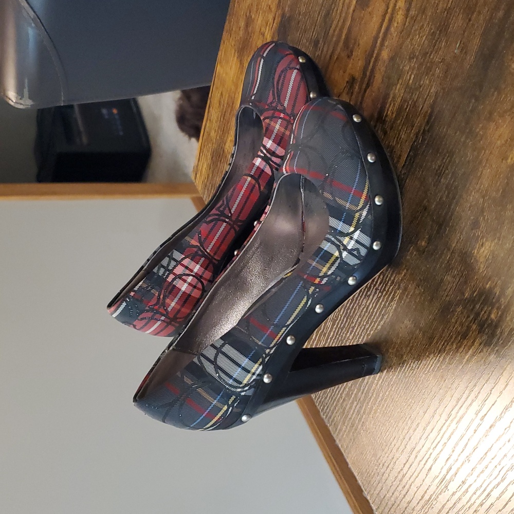 COACH Carli Plaid Signature Platform Pumps, Size 5B, used but good condition.